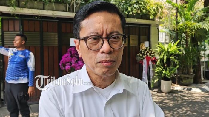 Ketua Umum Joman (Jokowi Mania) Andi Azwan bertemu dengan Presiden RI ke-7 Joko Widodo (Jokowi) di kediamannya di Solo, Selasa (7/10/2025).