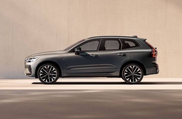 2025 volvo xc60 लक्झरी suv फेसलिफ्ट प्रोफाइल