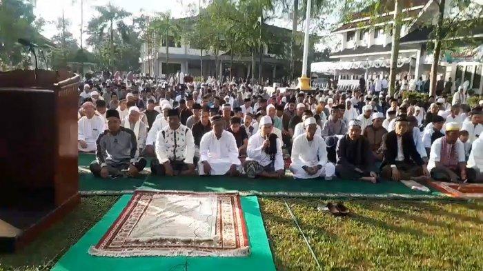 Suasana Salat Ied Idul Fitri 1440 Hijriah, rabu (5/6/2019) di Kantor Bupati Belitung. Pos Belitung/Disa Aryandi