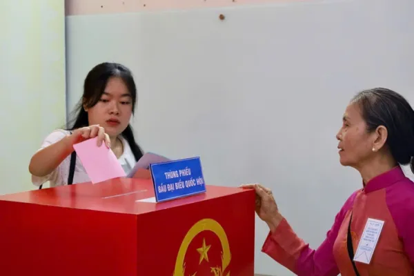 Phường Diên Hồng, TP.HCM vận hành thử nghiệm bầu cử 'giống như thật' - Ảnh 2. Phường Diên Hồng, TP.HCM vận hành thử nghiệm bầu cử 'giống như thật' - Ảnh 2.