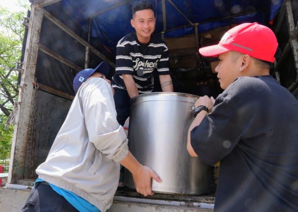 'Phở yêu thương' phục vụ 10.000 tô phở ngày 7 và 8-3 tại xã Bàu Bàng - Ảnh 4.