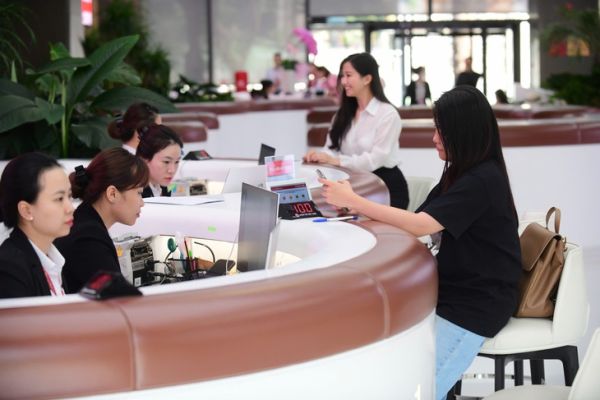 ngân hàng - Ảnh 1.