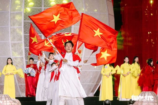 Duyên dáng áo dài - Ảnh 1.