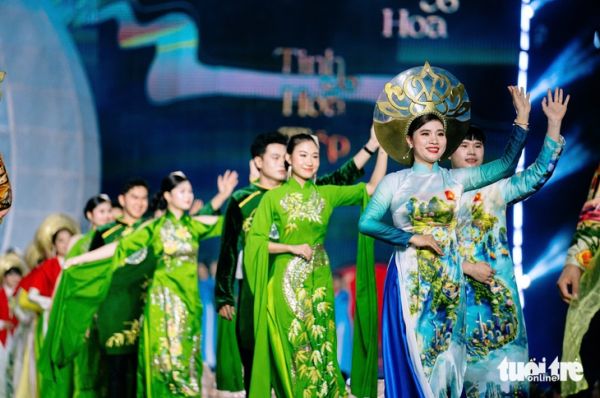 Duyên dáng áo dài - Ảnh 10.