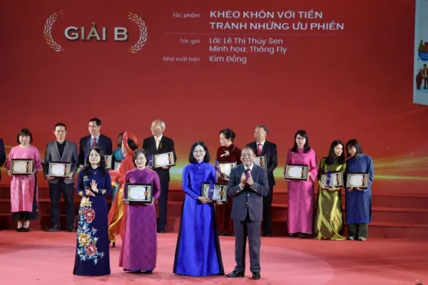 'Lịch sử Việt Nam bằng hình' đoạt giải A Giải thưởng Sách quốc gia - Ảnh 2.