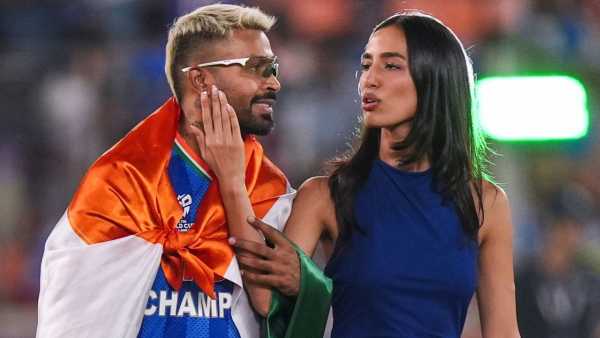After winning the T20 World Cup, Hardik Pandya lay down on the stage with Mahika, shocking video