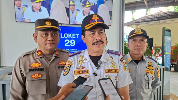 PUNCAK MUDIK LEBARAN - Kepala Terminal Kampung Rambutan Revi Zulkarnain saat ditemui di Terminal Kampung Rambutan, Ciracas, Jakarta Timur pada Senin (9/3/2026). Dirinya mengungkapkan  puncak arus mudik Lebaran diperkirakan terjadi pada 16 hingga 18 Maret 2026.