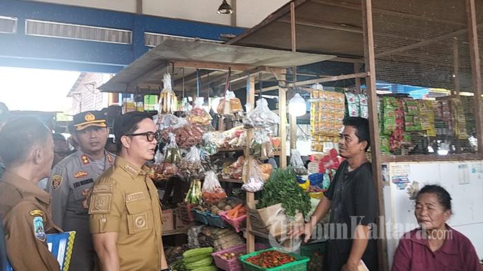 09032026 Bupati Ibrahim Ali sidak pasar 03