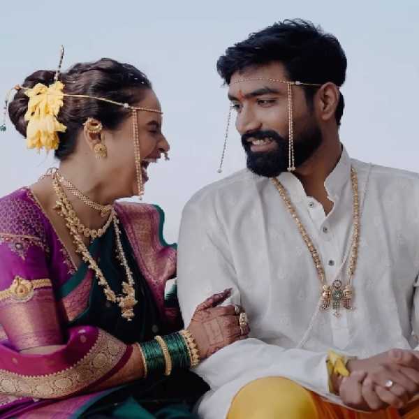 अंशुमनने 'फास्टर फेणे' 'फुंतरू' 'फोटोकॉपी' यांसारख्या चित्रपटांमध्येही भूमिका साकारल्या आहेत. परंतु 'शाळा' या चित्रपटातील मुकुंदच्या भूमिकेमुळे त्याला विशेष लोकप्रियता मिळाली आहे.  