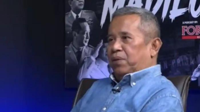 TEWAS - Ermanto Usman atau EU (65) ditemukan tewas dengan muka lebam dan bersimbah darah di kamar rumahnya di Kecamatan Pondok Gede, Kota Bekasi, Jawa Barat, pada Senin (2/3/2026). Beberapa bulan lalu, ia sempat mengungkap dugaan korupsi PT Pelindo II yang diduga mengakibatkan negara rugi Rp4,08 triliun.