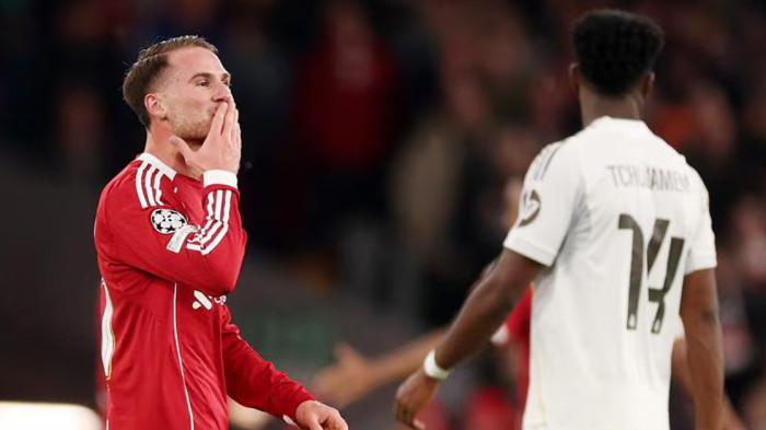 SELEBRASI - Gelandang Liverpool, Mac Allister mencetak satu gol ke gawang Real Madrid dalam pertandingan Liga Champions di Anfield Stadium, Rabu (5/11/2025).