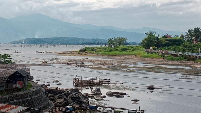DANAU KERINCI SUSUT - Penampakan Air Danau Kerinci di Kabupaten Kerinci yang susut, Februari 2026.