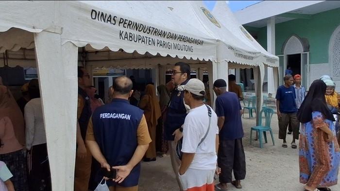 Operasi Pasar Murah di Halaman Masjid Darussalam 2