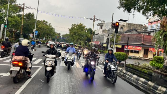 Bupati Hamenang berkendara motor, bersama jajaran Forkopimda