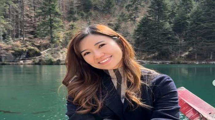 ISTRI RICHARD LEE - Potret dokter Reni Effendi istri Richard Lee. Sosoknya disorot saat menjenguk suami yang ditahan di Rumah Tahanan Negara (Rutan) Salemba cabang Polda Metro Jaya.