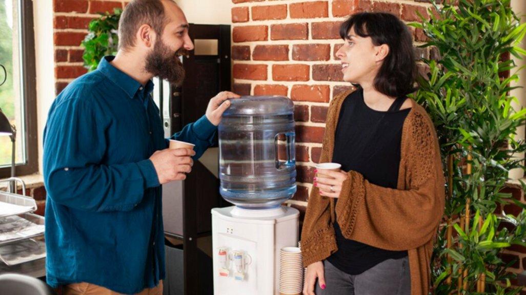 Ilustrasi dispenser air.