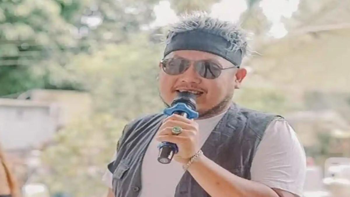 MENINGGAL DUNIA - Genta KDI, penyanyi berbakat dikenal melalui ajang pencarian bakat Kontes Dangdut Indonesia (KDI) 2, dikabarkan meninggal dunia pada Sabtu, 7 Maret 2026.