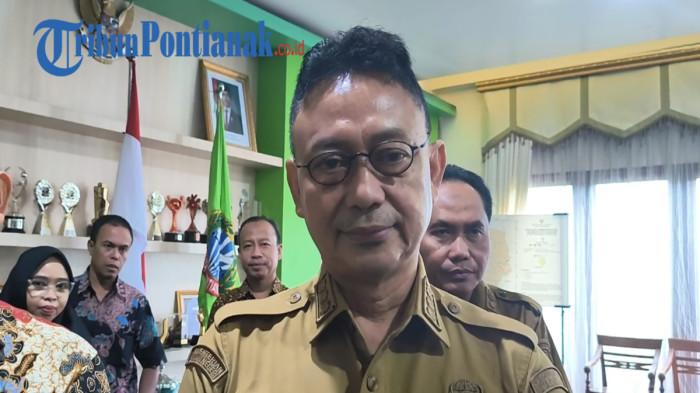 PENYEBAB KEBAKARAN - Wali Kota Pontianak, Edi Rusdi Kamtono saat diwawancarai tribunpontianak.co.id, di Kantor Wali Kota Pontianak, Selasa 10 Maret 2026. Wali Kota Pontianak, Edi Rusdi Kamtono, mengatakan pemerintah bersama pihak terkait segera melakukan penelusuran terhadap penyebab kebakaran, termasuk mencari tahu pemilik lahan yang terbakar.