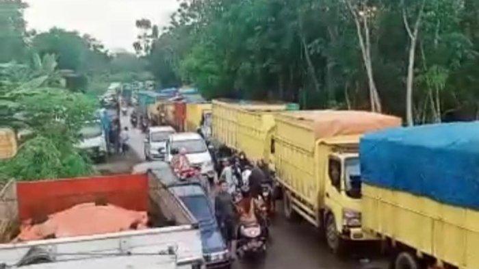 ANGKUTAN BATUBARA - Angkutan Batubara dilarang beroperasi selama arus mudik dan arus balik lebaran 2025 di Provinsi Jambi.