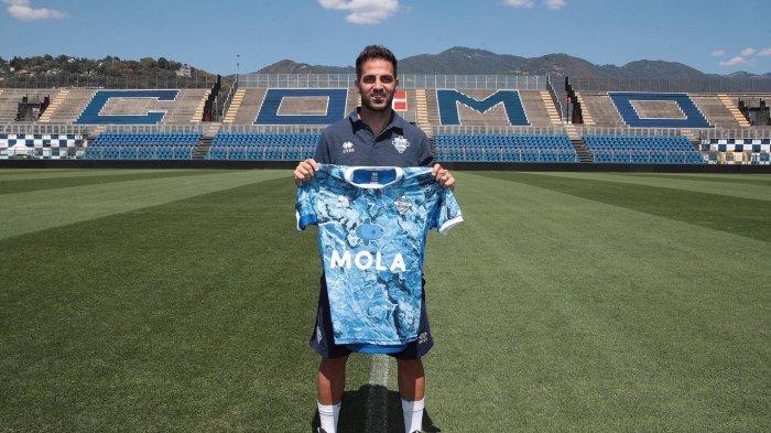 BERGABUNG COMO 1907- Mantan gelandang Arsenal, Barcelona, dan Chelsea Cesc Fabregas telah bergabung dengan Como 1907 di Serie B Italia.  Como 1907 adalah klub Serie B Italia yang sahamnya dimiliki Djarum Grup.