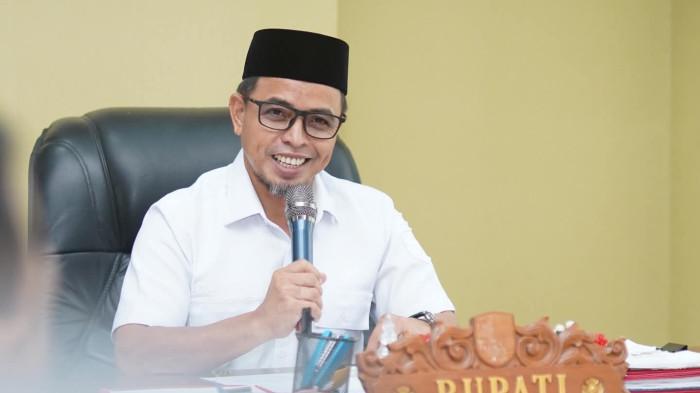 RAPAT - Bupati Kabupaten Bolaang Mongondow Utara (Boltara) Sirajudin Lasena mengikuti rapat hasil pelaksanaan kegiatan penataan batas kawasan hutan yang berlangsung di ruangan kantor Bupati Boltara, Desa Boroko Kecamatan Kaidipang, Rabu (11/3/2026).