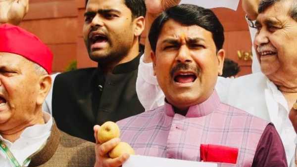 SP MP said in Lok Sabha - Salute to Khamenei, he did not kneel before America