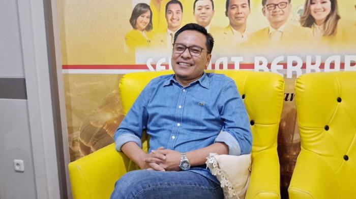 Wakil Ketua DPRD Kota Surabaya Arif Fathoni - 1132026