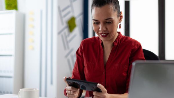 Best phone for Batting Online