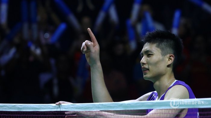 Pebulu tangkis tunggal putra Taiwan Chou Tien Chen meluapkan kegembiraan usai mengalahkan pebulu tangkis tunggal putra Denmark Anders Antonsen pada babak Final Blibli Indonesia Open 2019 di Istora Senayan, Jakarta, Sabtu (20/7/2019). Chou Tien Chen berhasil menjadi juara setelah mengalahkan Anders Antonsen dengan skor 21-18, 24-26 dan 21-15. TRIBUNNEWS/IRWAN RISMAWAN