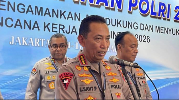 RAPIM POLRI - Kapolri Jenderal Listyo Sigit Prabowo memberikan ketersngan di sela-sela rapat pimpinan (rapim) Polri di The Krakatau Grand Ballroom TMII, Jakarta Timur, Selasa (10/2/2026). Ia mengungkap ada 18 catatan Presiden Prabowo Subianto dalam rapim TNI-Polri di Istana Negara, Jakarta pada Senin (9/2/2026). (Tribunnews.com/Abdi Ryanda Shakti)