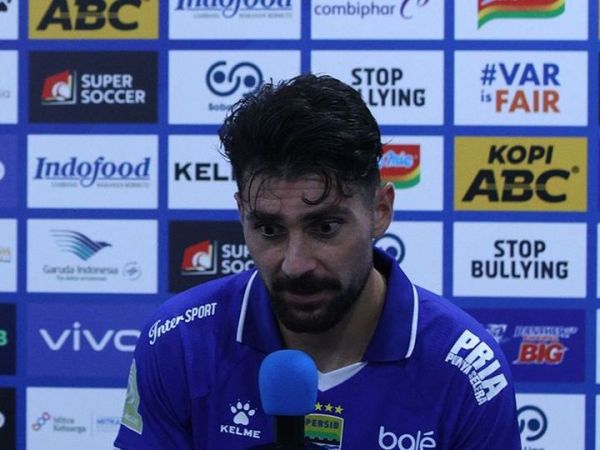 Frans Putros bicara soal laga debutnya di Super League bersama Persib.