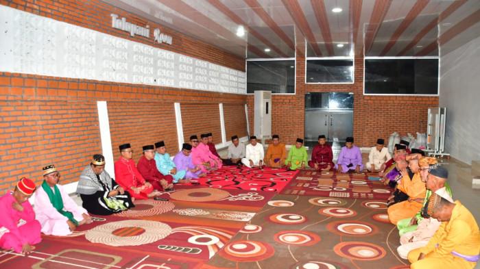 Thariq Modanggu menghadiri sidang adat Tonggeyamo gggg