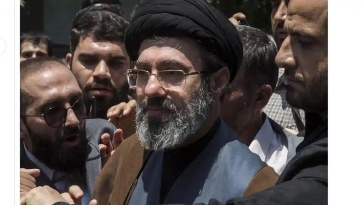 MOTJABA KHAMENEI --Pemerintah Amerika Serikat melalui program Rewards for Justice yang berada di bawah naungan Departemen Luar Negeri Amerika Serikat mengumumkan hadiah hingga 10 juta dolar AS atau sekitar Rp169,5 miliar bagi siapa pun yang dapat memberikan informasi mengenai keberadaan Pemimpin Tertinggi baru Iran, Mojtaba Khamenei.