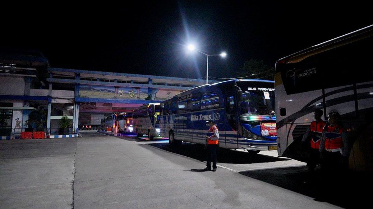 INFO MUDIK 2026 - Ilustrasi bus mudik.