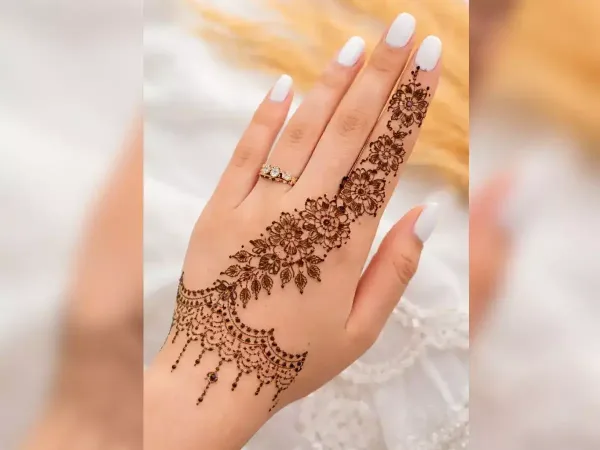 mehndi designs for eid back hand simple