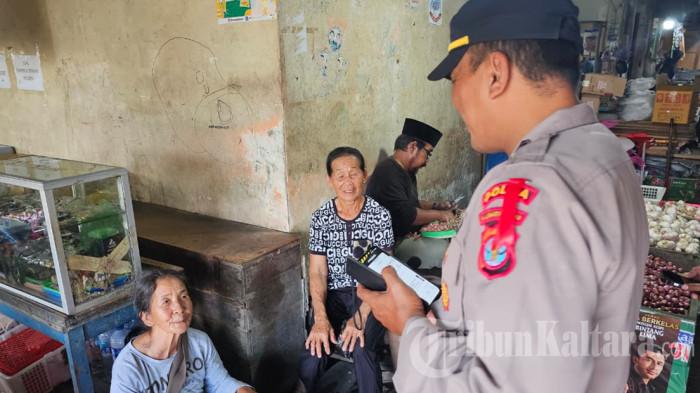 20032026 Polda Kaltara jaga ketertiban di Pasar Induk 01