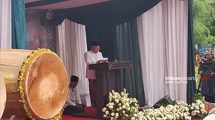 KHATIB IDUL FITRI - Wakil Presiden Ke-13 RI, KH Maruf Amin bertindak sebagai khatib dalam Salat Idulfitri yang digelar di Balai Kota DKI Jakarta, Sabtu (21/3/2026). Ia mengangkat tema 