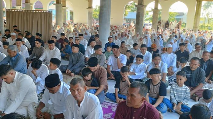 Salat Idul Fitri ribuan masyarakat dari berbagai desa di Kecamatan Montasik