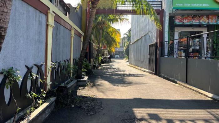 KORUPSI KUOTA HAJI - Suasana rumah mantan Menteri Agama RI, Yaqut Cholil Qoumas atau yang akrab disapa Gus Yaqut di Mahkota Residence, Condet, Jakarta Timur pada Jumat (13/3/2026). (Fransiskus Adhiyuda)