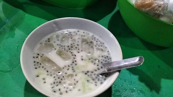 Hidangan Dawet di Kedai Dawet Telasih Bu Dermi Pasar Gede Solo, Minggu (13/3/2022).