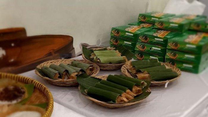 KULINER LEGENDARIS SOLO - Serabi Notosuman Ny. Lidia khas Solo yang tidak mengandung pengawet pada Agustus 2023 lalu. Begini sejarah Serabi Notosuman yang legendaris. (KOMPAS.com/YUHARRANI AISYAH)