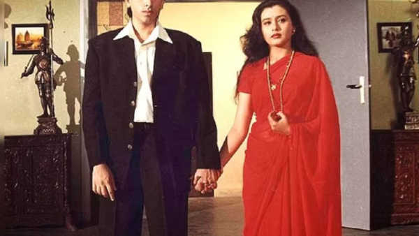 राणी मुखर्जी केवळ 16 व्या वर्षी आपल्या अभिनय कारकिर्दीची सुरुवात केली. तिने 'राजा की आयेगी बारात' या चित्रपटातून बॉलिवूडमध्ये पदार्पण केले. हा चित्रपट व्यावसायिकदृष्ट्या फारसा यशस्वी ठरला नाही. मात्र राणीच्या अभिनयाची दखल घेतली गेली.