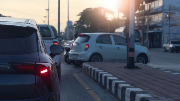 car using right turn signal while turning right