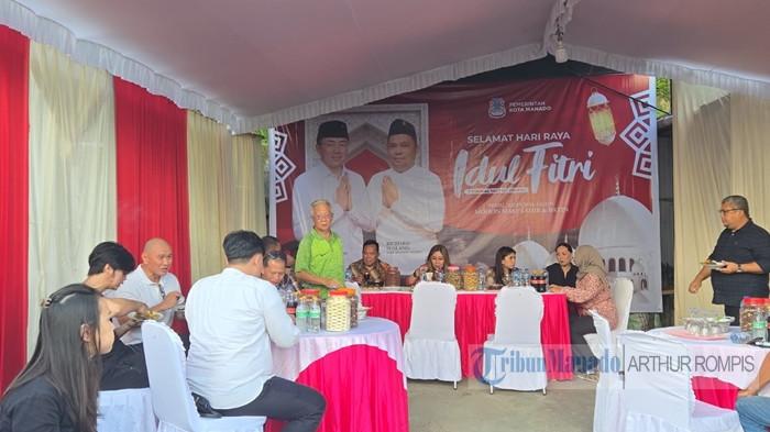 PASIAR - Tradisi pasiar Lebaran Idul Fitri 2026 di Kota Manado, Sulut edisi 2026. Umat Muslim menjamu tamu yang sebagian besarnya adalah umat non-Muslim. 