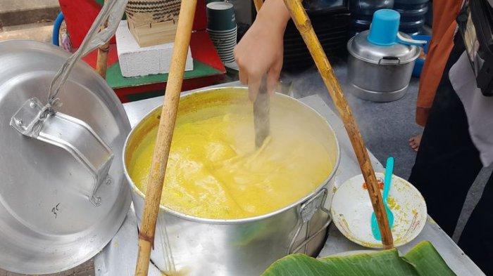 KULINER BOGOR - Laksa Mang Wahyu destinasi kuliner Bogor legendaris yang berdiri sejak tahun 1960 silam dan keberadaannya sudah dikenal wisatawan luar kota.