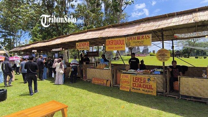 WISATA KLATEN -  Taman Wisata Candi Prambanan, Kabupaten Klaten, Jawa Tengah, dipadati wisatawan pada Minggu (22/3/2026). Di Prambanan, wisatawan bisa belajar sejarah hingga kulineran pada momen Libur Lebaran 2026.