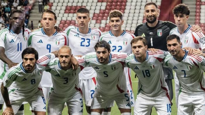TIMNAS ITALIA - Starting XI Timnas Italia dalam pertandingan melawan Israel di Kualifikasi Piala Dunia 2026, Selasa (9/9/2025) dini hari WIB. Pelatih Gennaro Gattuso kembali tak memanggil personel dari AC Milan untuk ke babak playoff.