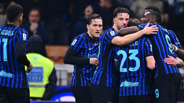WASPADA NERAZZURRI - Para pemain Inter Milan saat merayakan gol ke gawang Genoa, pada pertandingan Liga Italia Serie A, di Stadion Giuseppe Meazza, Minggu (1/3/2026).
