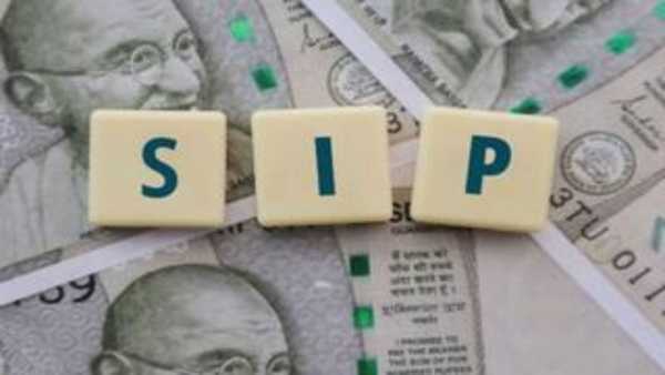Make 2 lakh monthly income from SIP of Rs 10,000, understand 10-15-20 formula