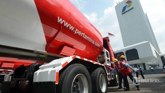BBM - Daftar Motor & Mobil Dilarang Isi BBM Pertalite di SPBU. Menteri Energi dan Sumber Daya Mineral (ESDM), Arifin Tasrif, menjelaskan bahwa kriteria pembatasan pembelian BBM subsidi sudah ditetapkan, dengan mobil di atas 1.400cc dan motor mulai dari 250cc termasuk dalam daftar larangan penggunaan Pertalite.